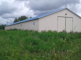 Металлокаркас, сэндвичпанели и реконструкция деревянного коровника